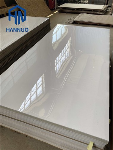 耐火性のあるHPL紙